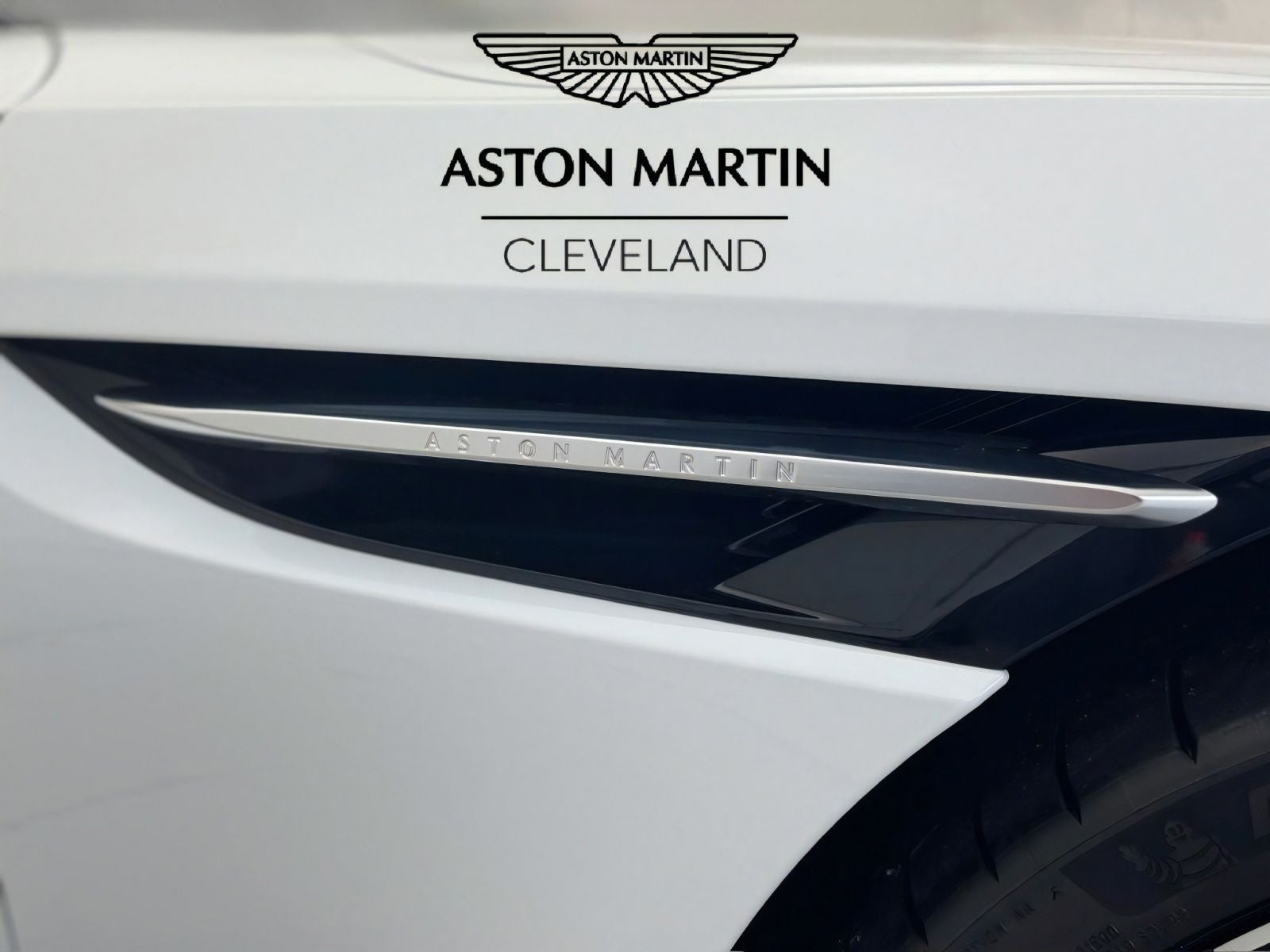2025 Aston Martin DB12 Volante Volante