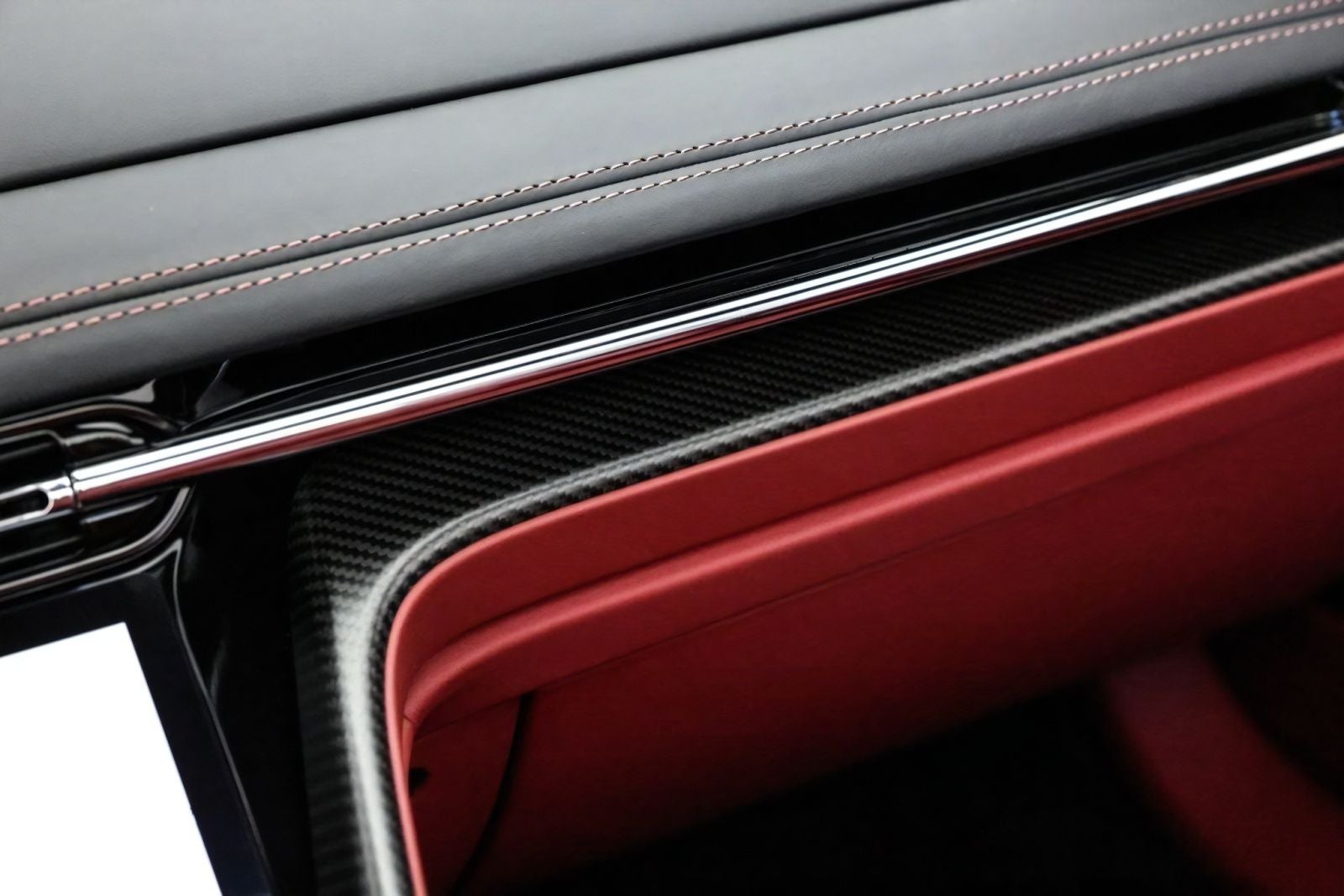 2025 Aston Martin DB12 Volante