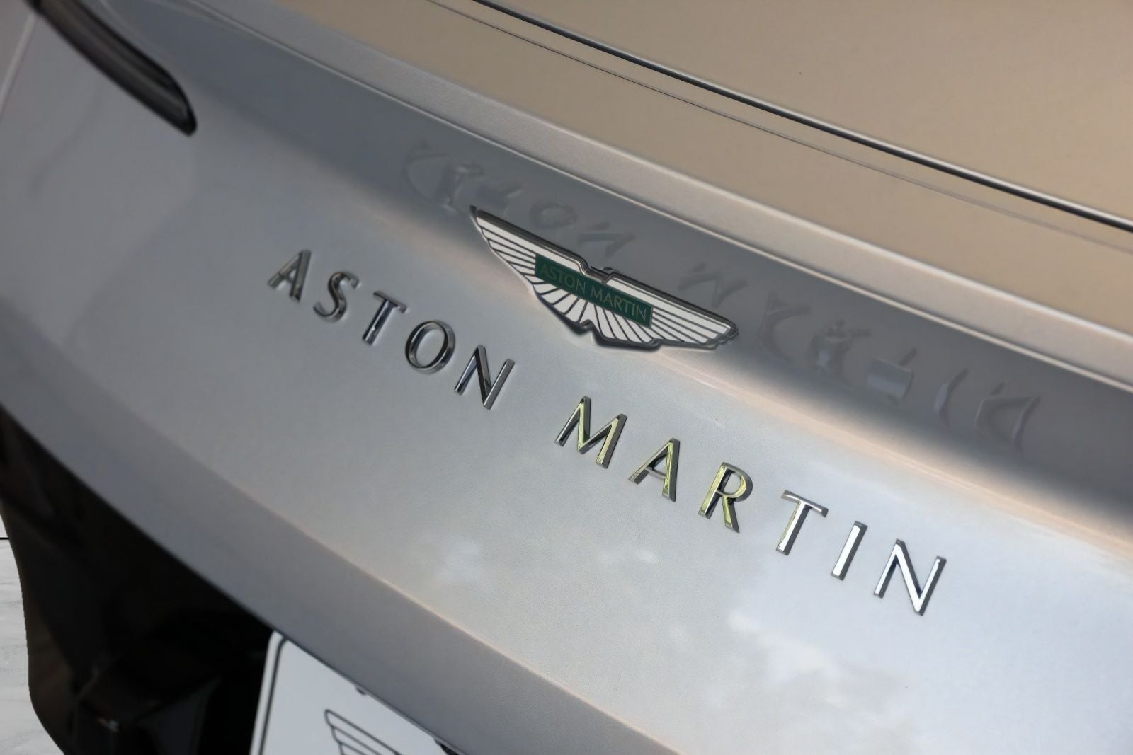 2025 Aston Martin DB12 Volante