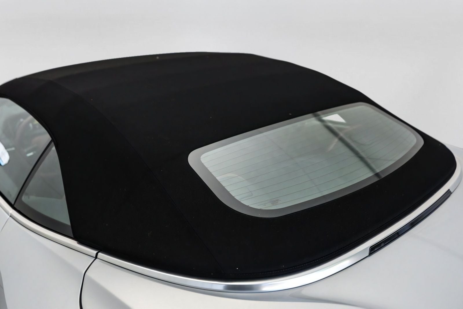 2025 Aston Martin DB12 Volante