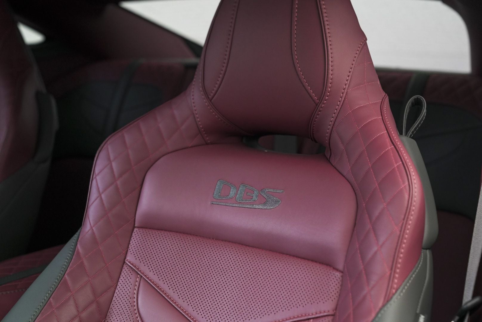 2023 Aston Martin DBS Ultimate 770