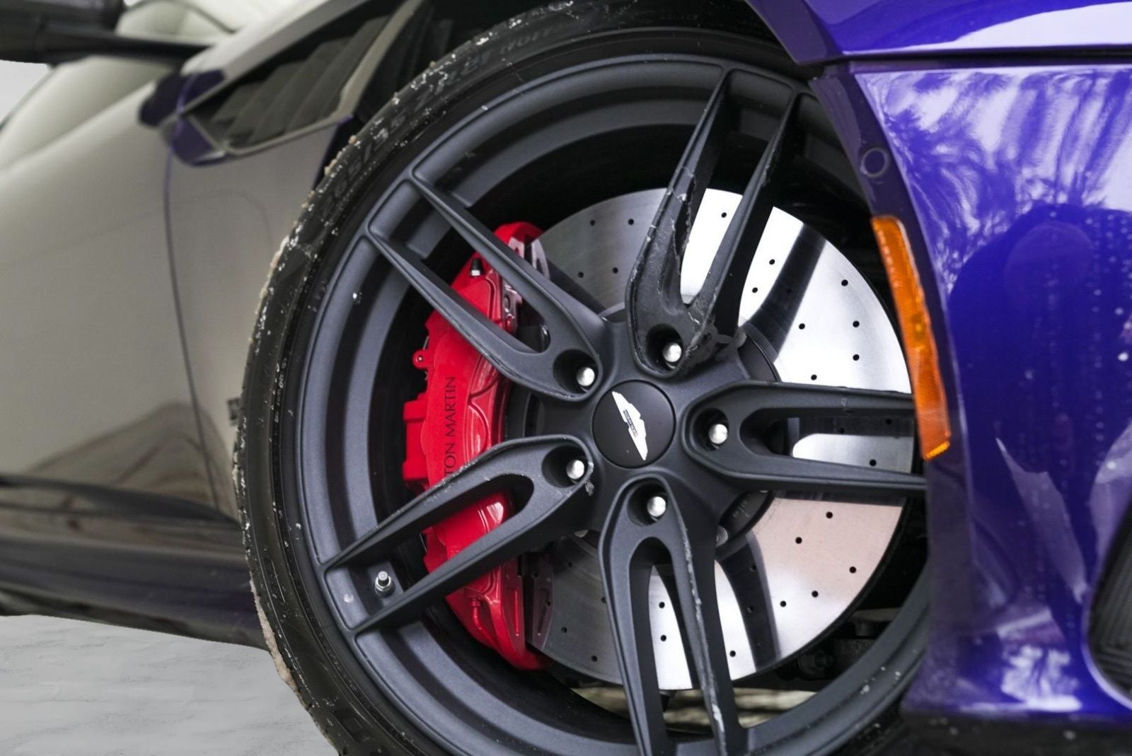 2023 Aston Martin DBS Ultimate 770