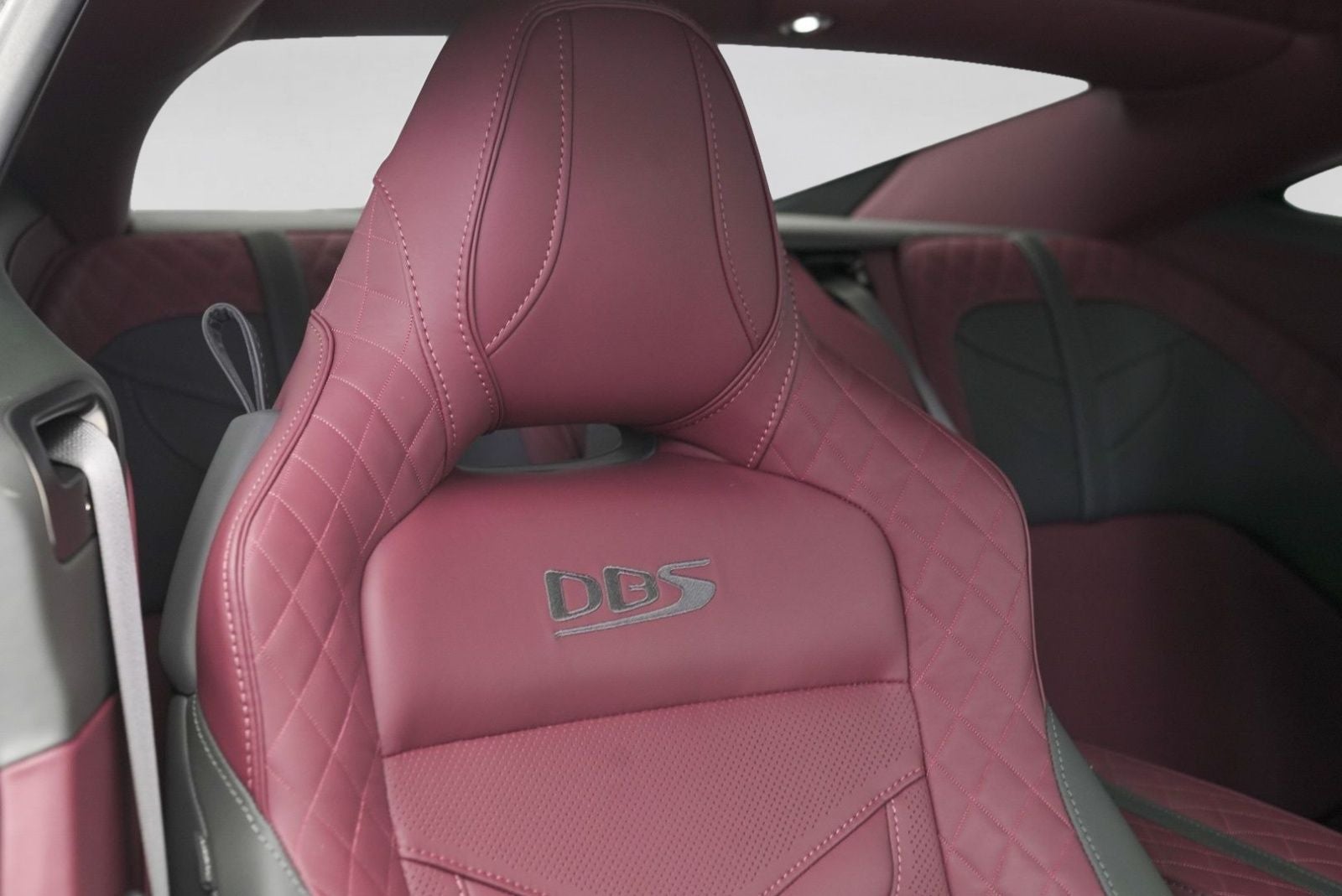 2023 Aston Martin DBS Ultimate 770