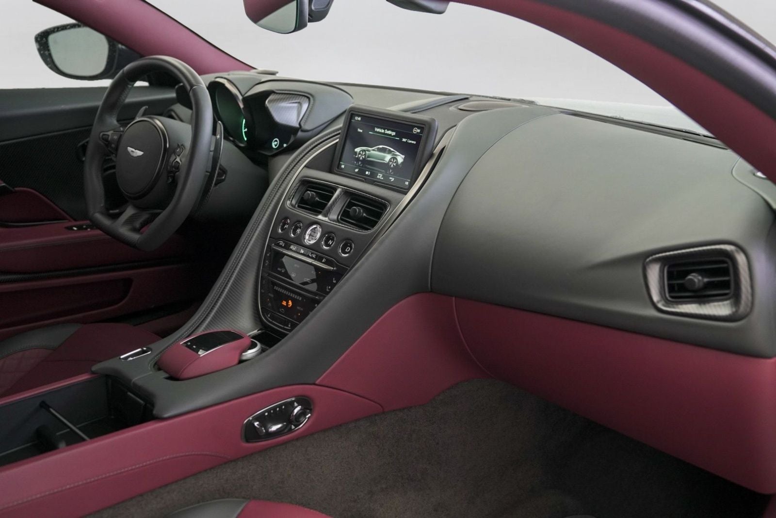 2023 Aston Martin DBS Ultimate 770