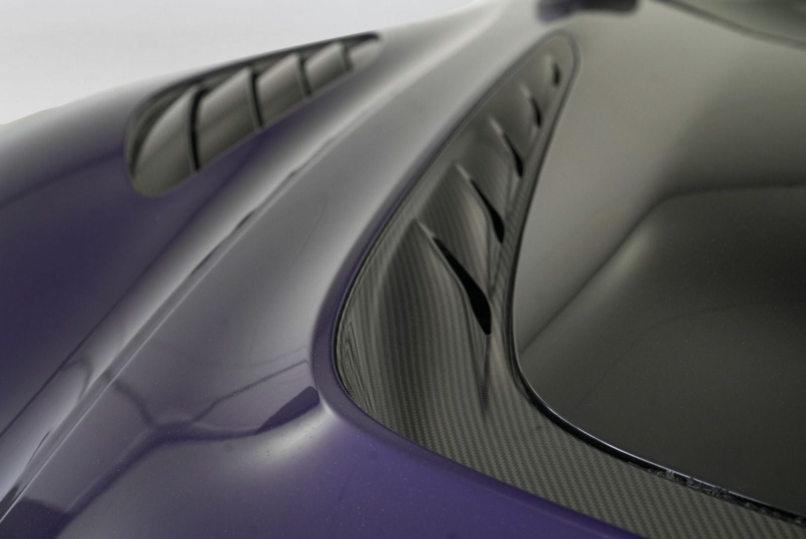 2023 Aston Martin DBS Ultimate 770
