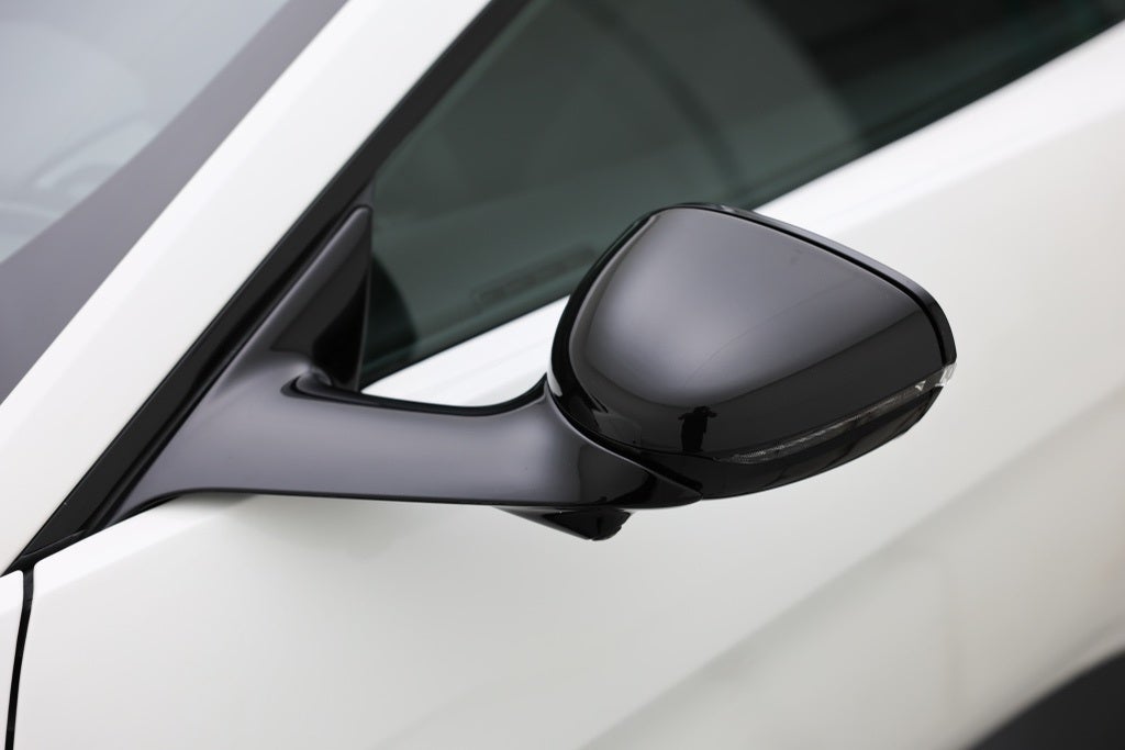 2025 Aston Martin Vantage Base