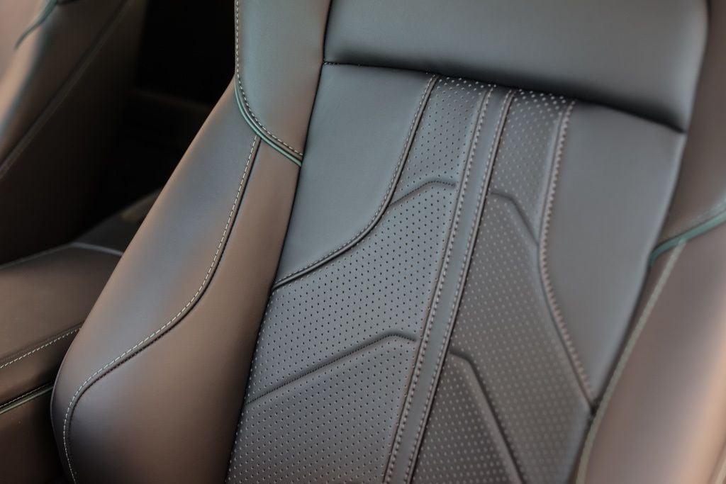 2025 Aston Martin Vantage Base