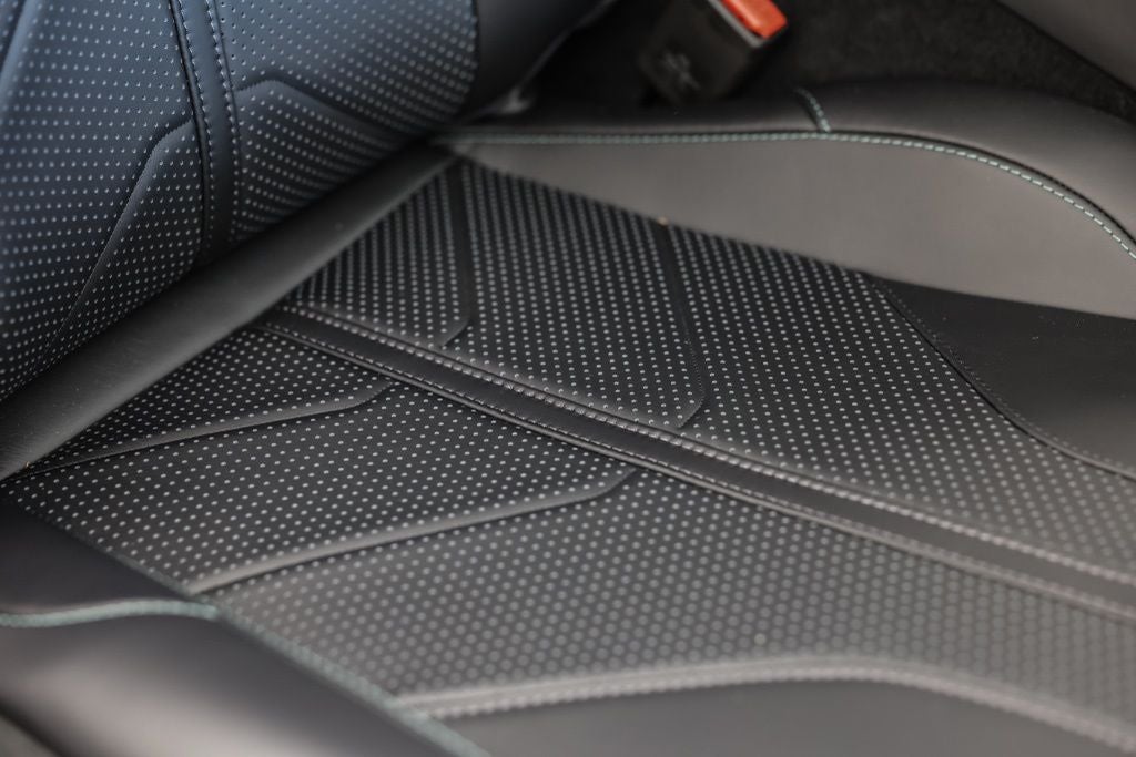 2025 Aston Martin Vantage Base
