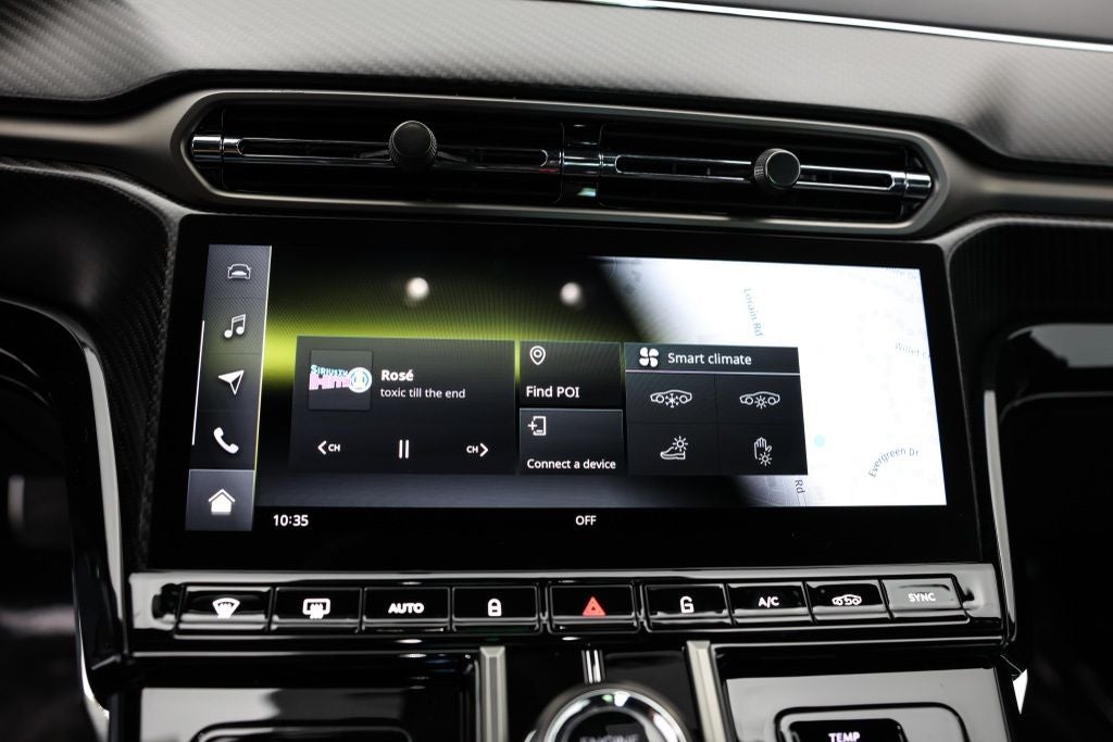 2025 Aston Martin Vantage Base