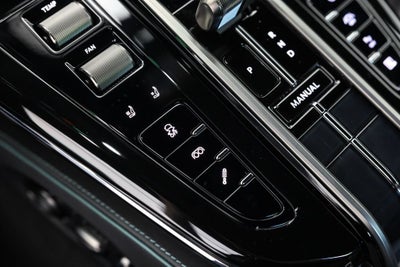 2025 Aston Martin Vantage Base