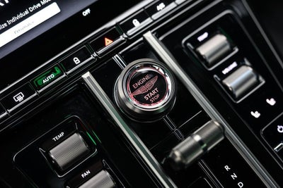 2025 Aston Martin Vantage Base