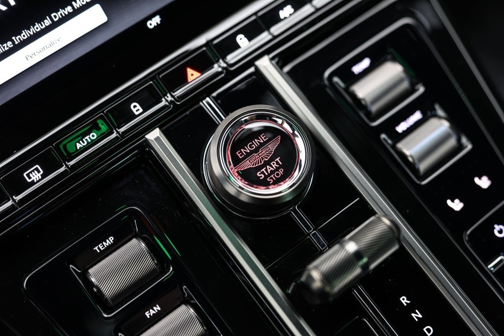 2025 Aston Martin Vantage Base