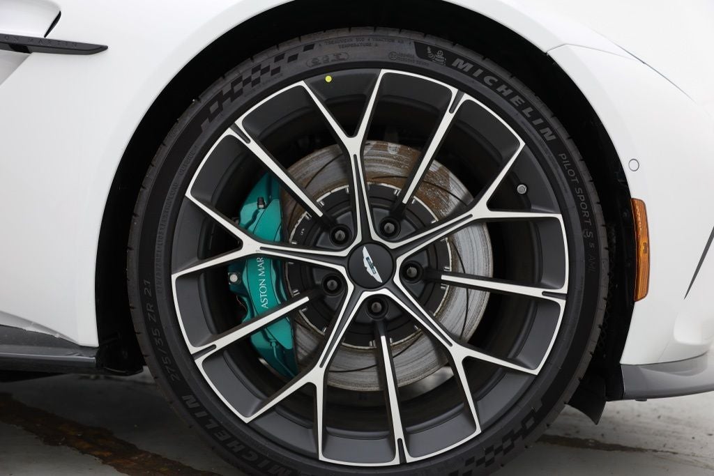 2025 Aston Martin Vantage Base