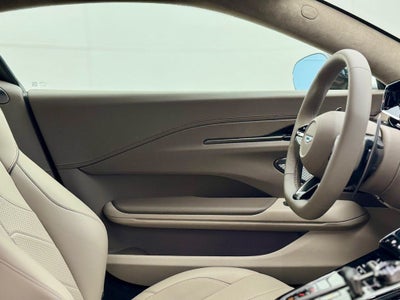 2025 Aston Martin Vantage Base