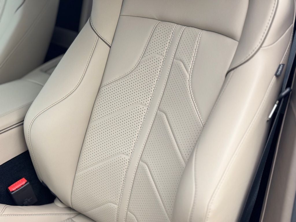 2025 Aston Martin Vantage Base