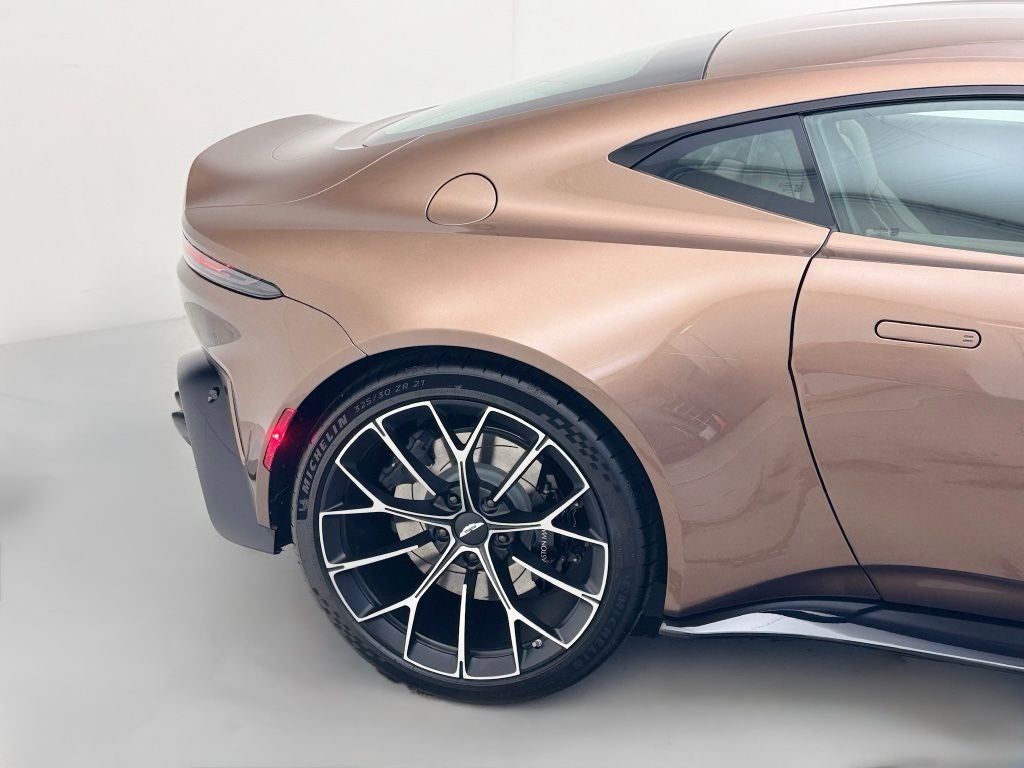 2025 Aston Martin Vantage Base
