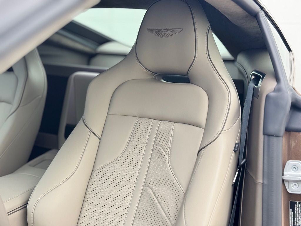 2025 Aston Martin Vantage Base