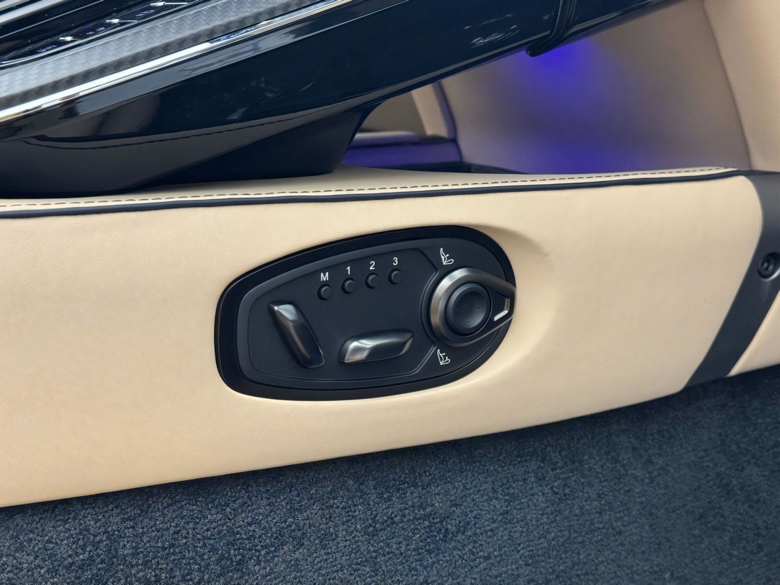 2026 Aston Martin Vantage Roadster