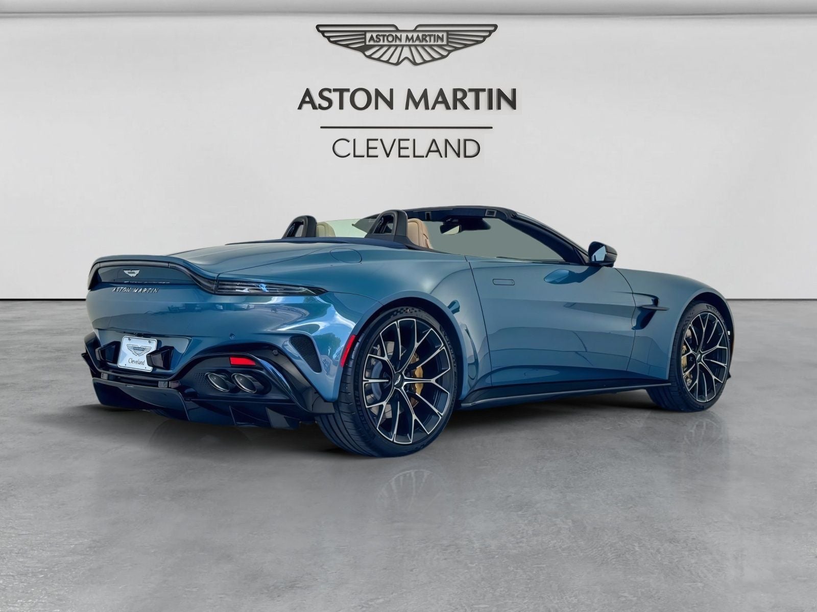 2026 Aston Martin Vantage Roadster