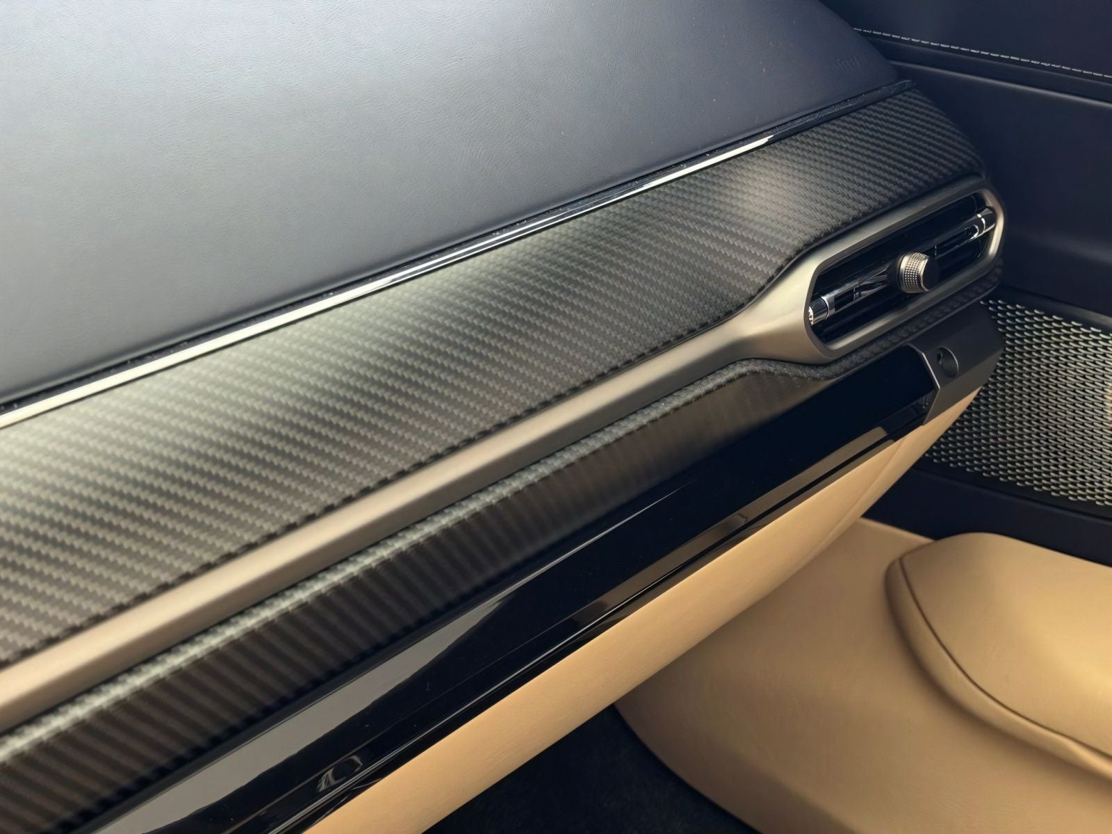 2026 Aston Martin Vantage Roadster