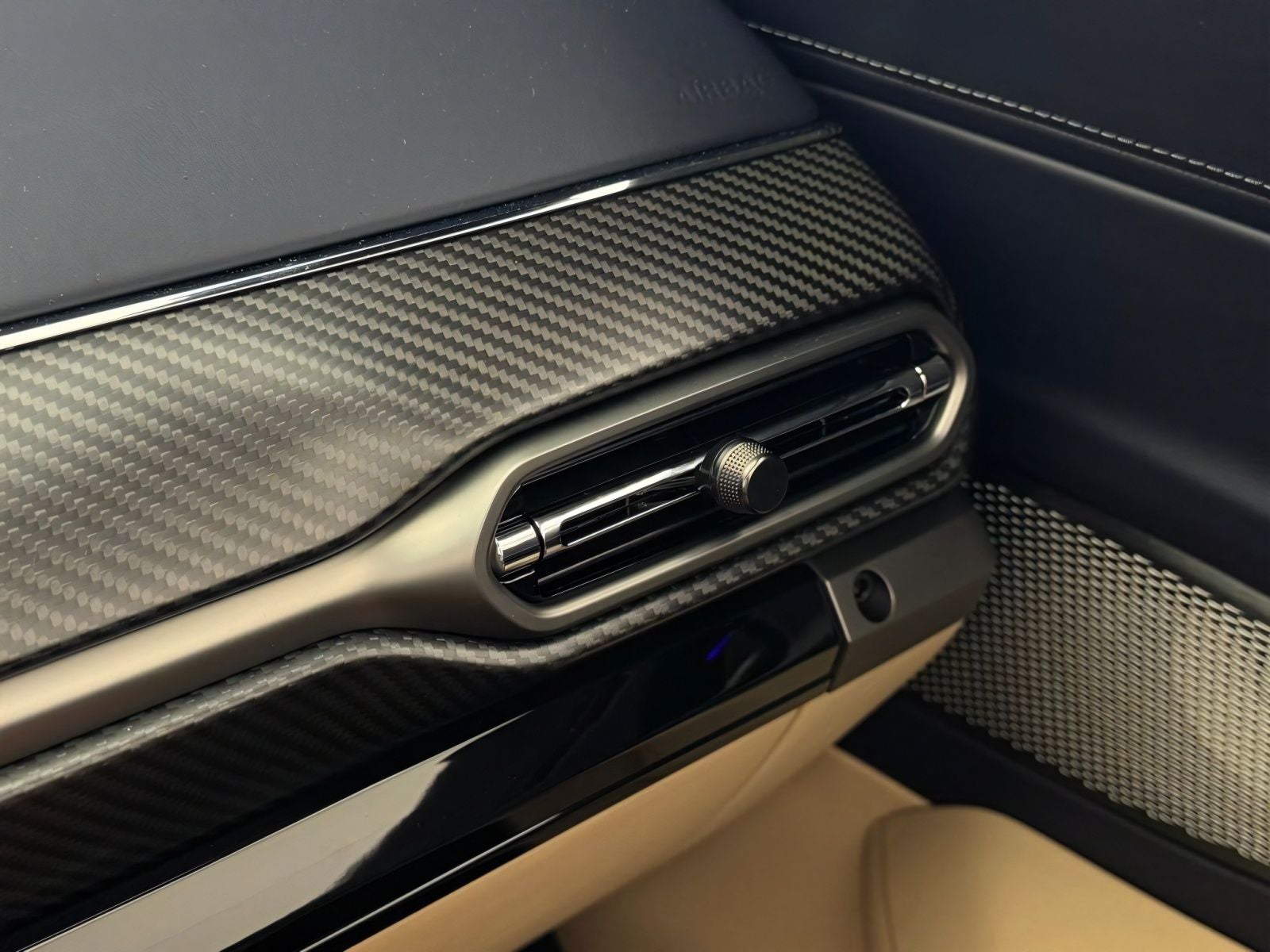 2026 Aston Martin Vantage Roadster