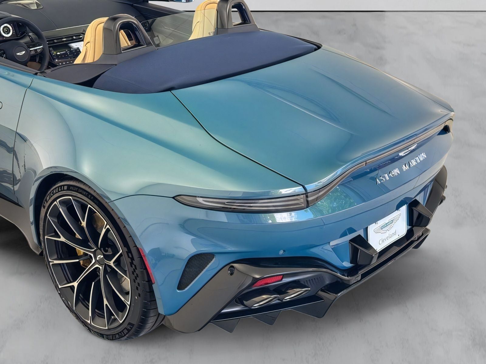 2026 Aston Martin Vantage Roadster