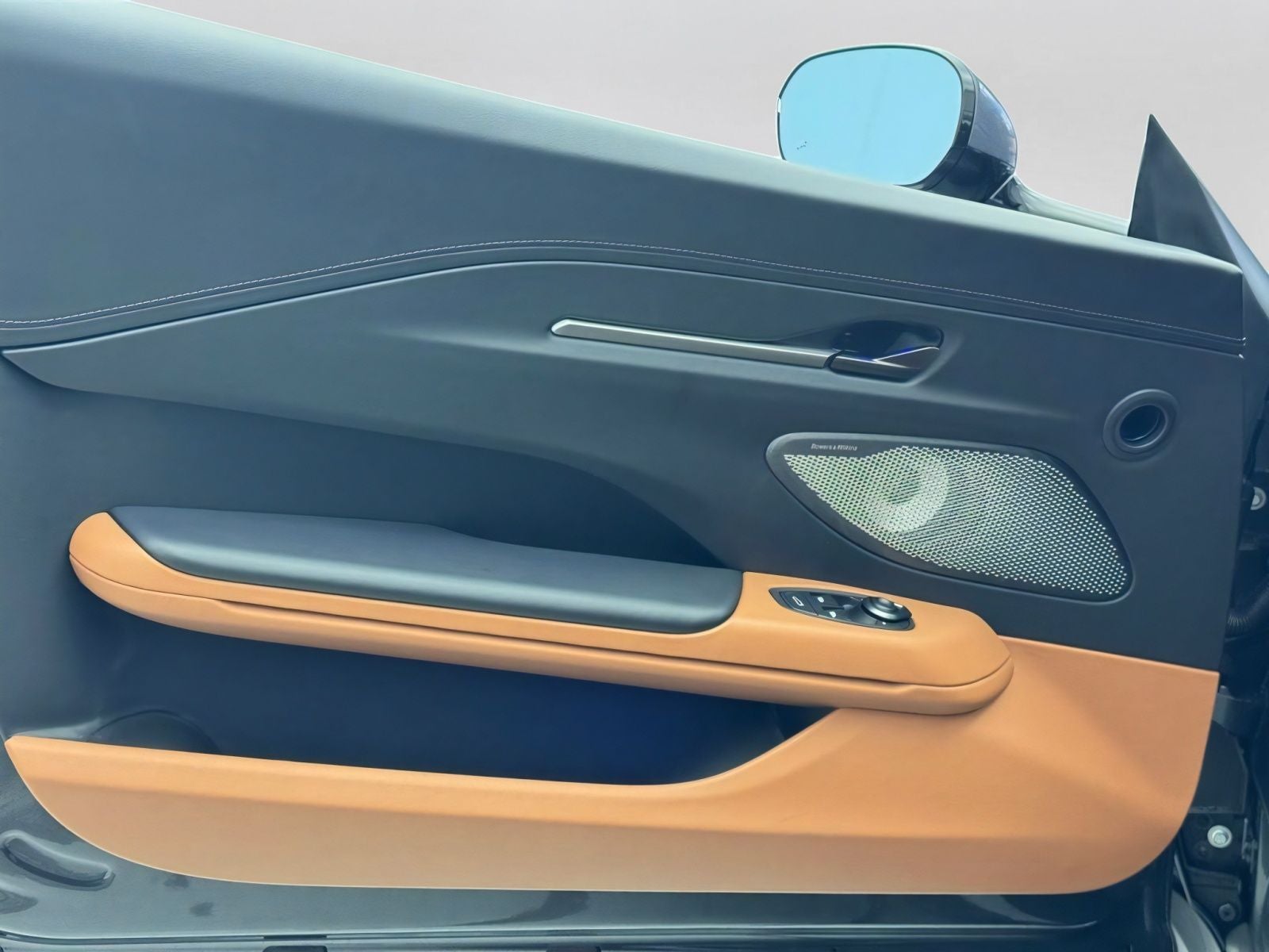 2026 Aston Martin Vantage Roadster