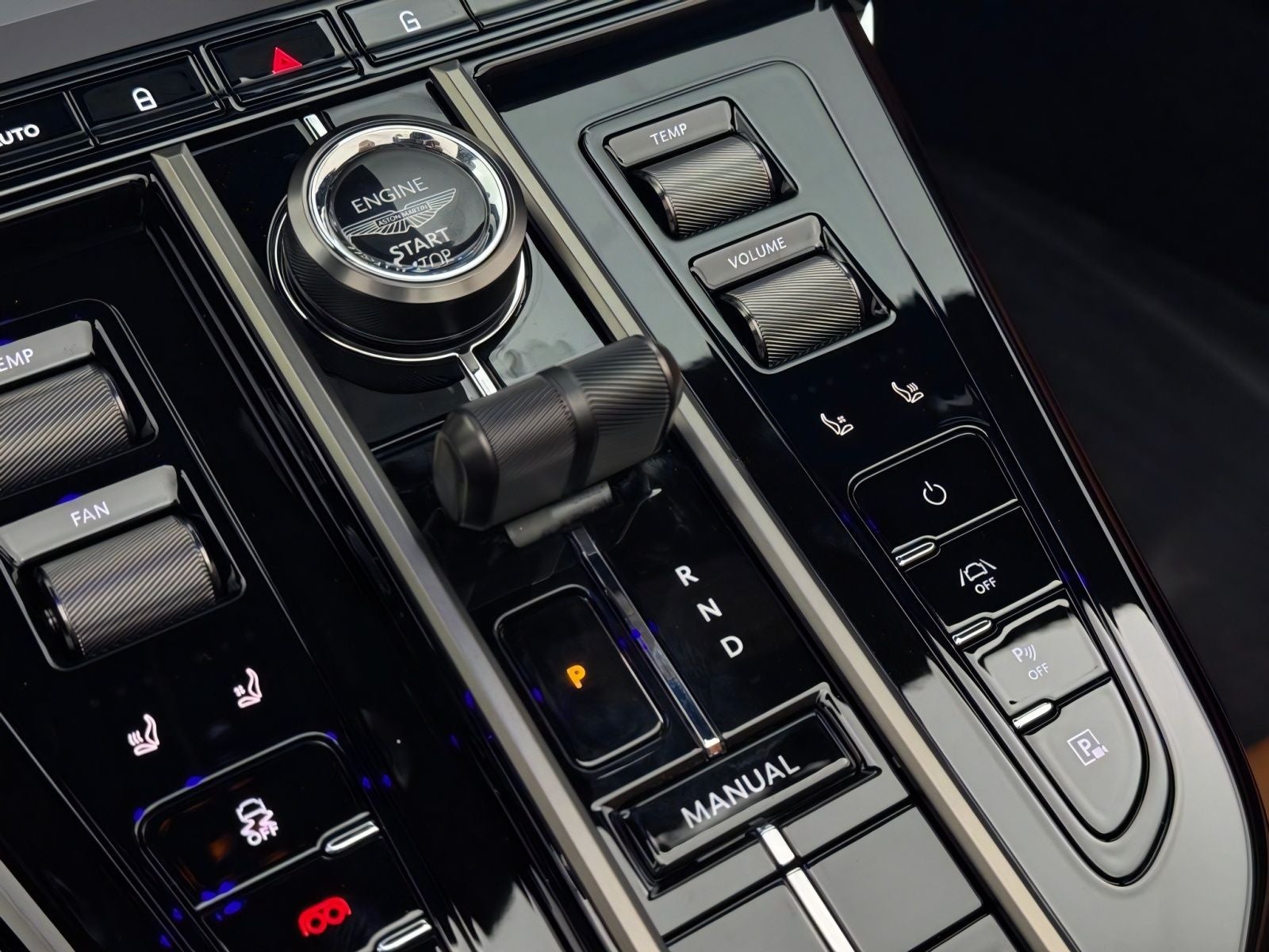 2026 Aston Martin Vantage Roadster
