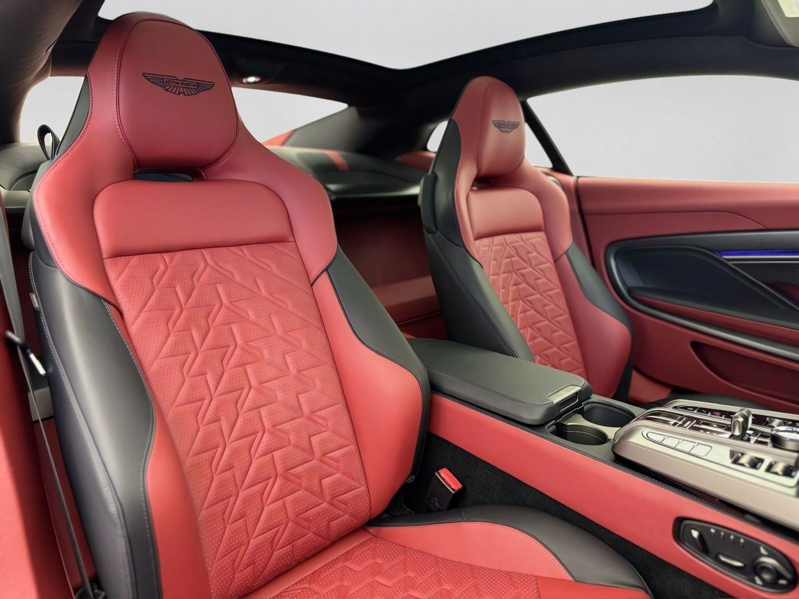 2025 Aston Martin Vanquish Base