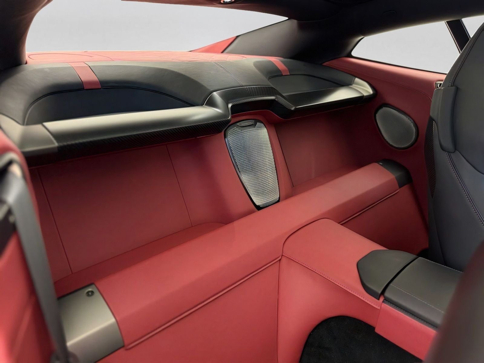 2025 Aston Martin Vanquish Base