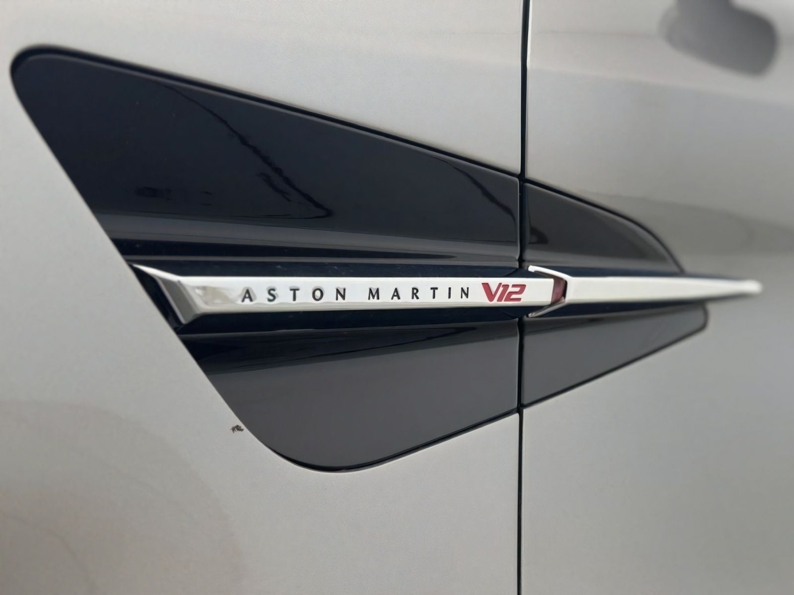 2025 Aston Martin Vanquish Base