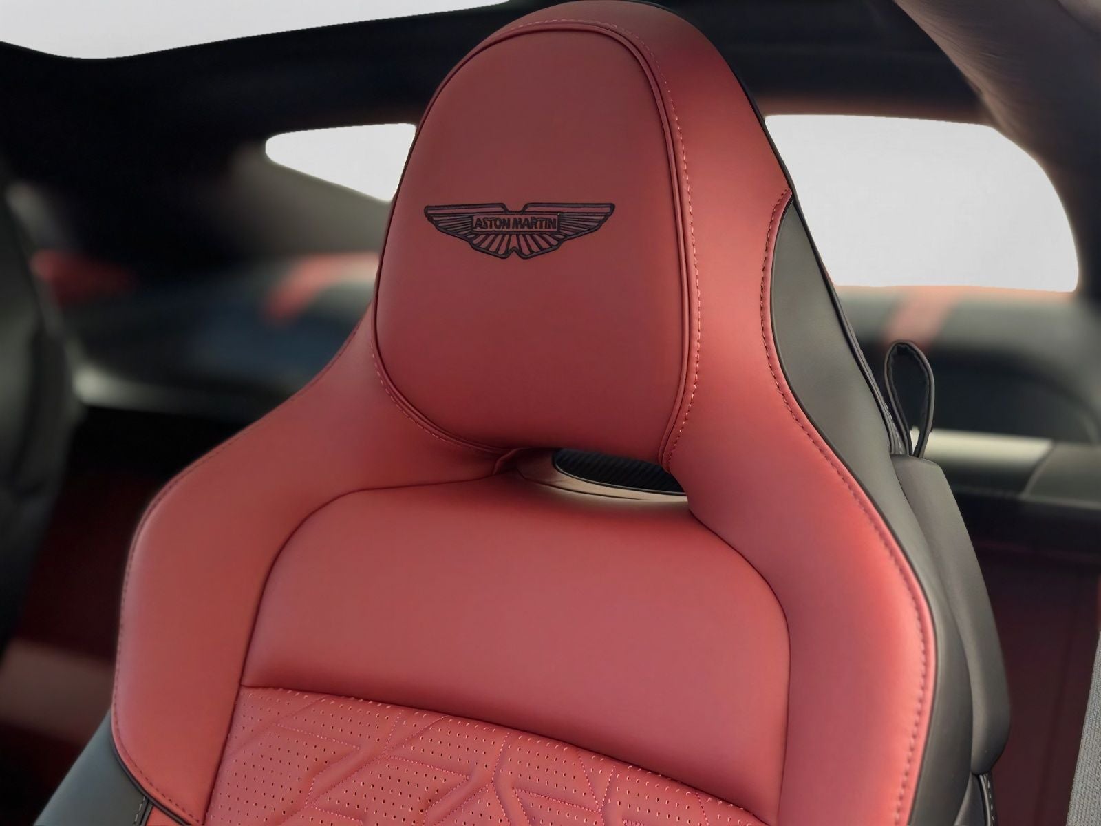 2025 Aston Martin Vanquish Base