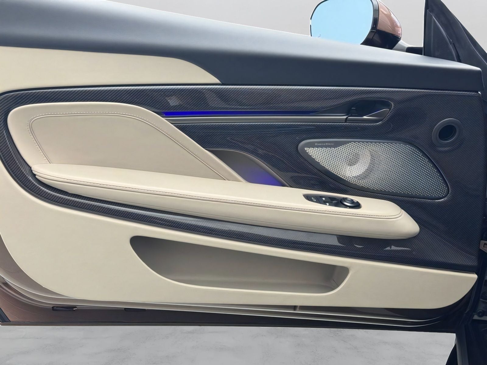 2026 Aston Martin Vanquish Volante