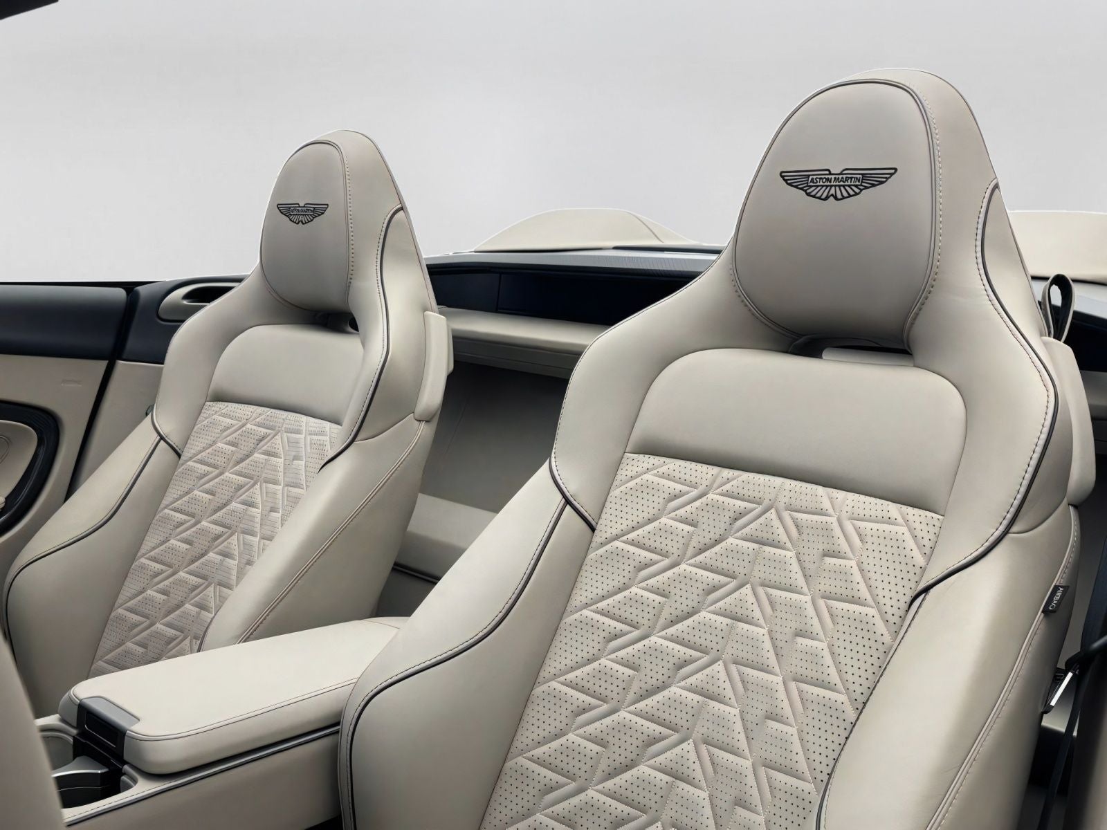 2026 Aston Martin Vanquish Volante