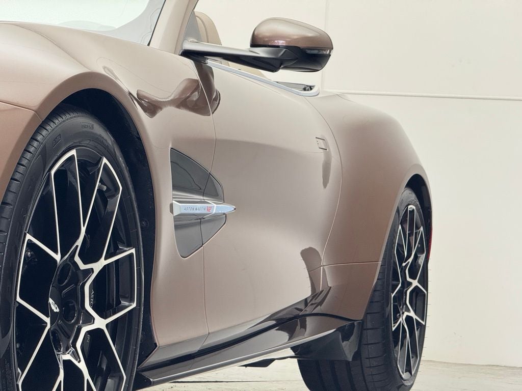 2026 Aston Martin Vanquish Volante