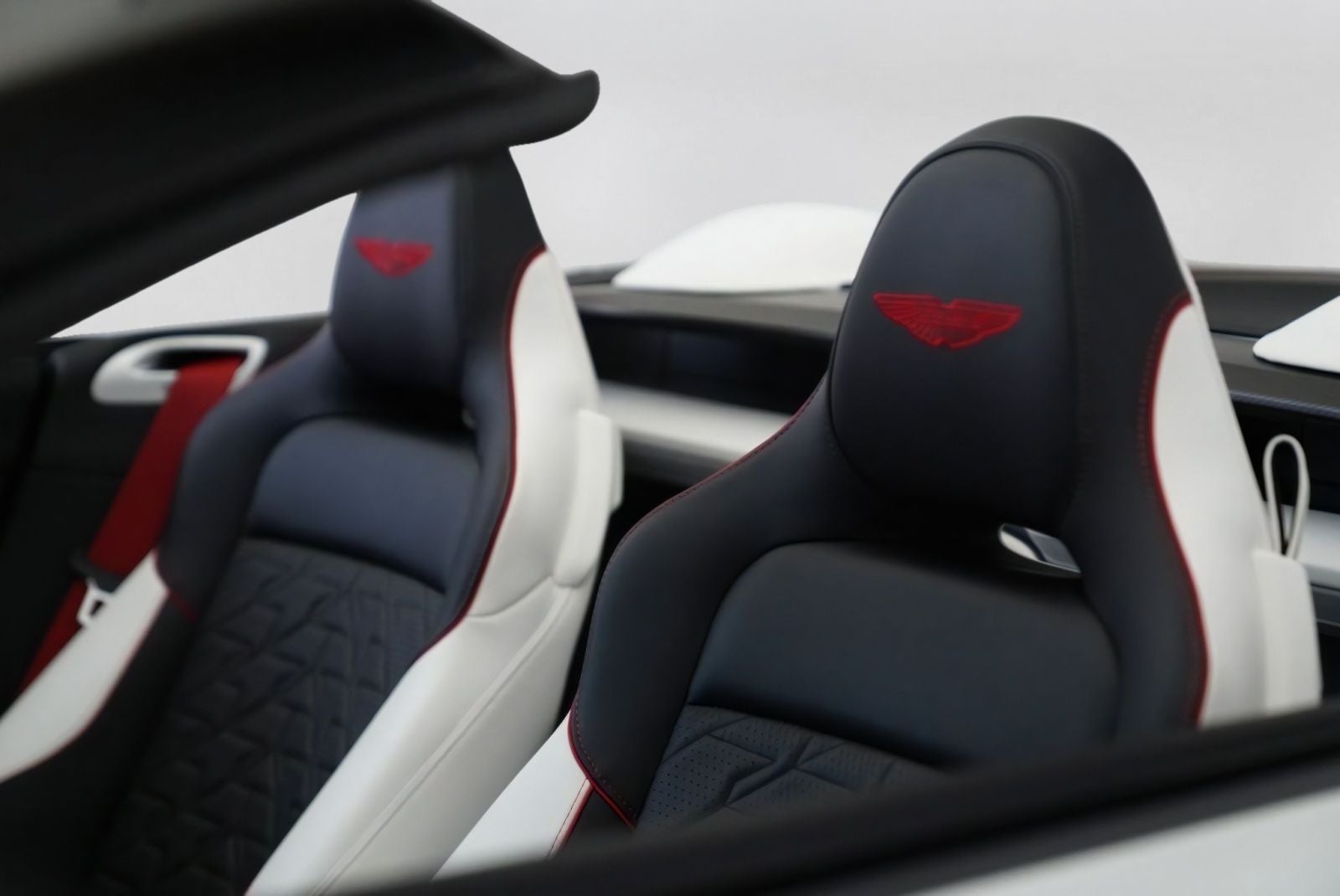 2026 Aston Martin Vanquish Volante