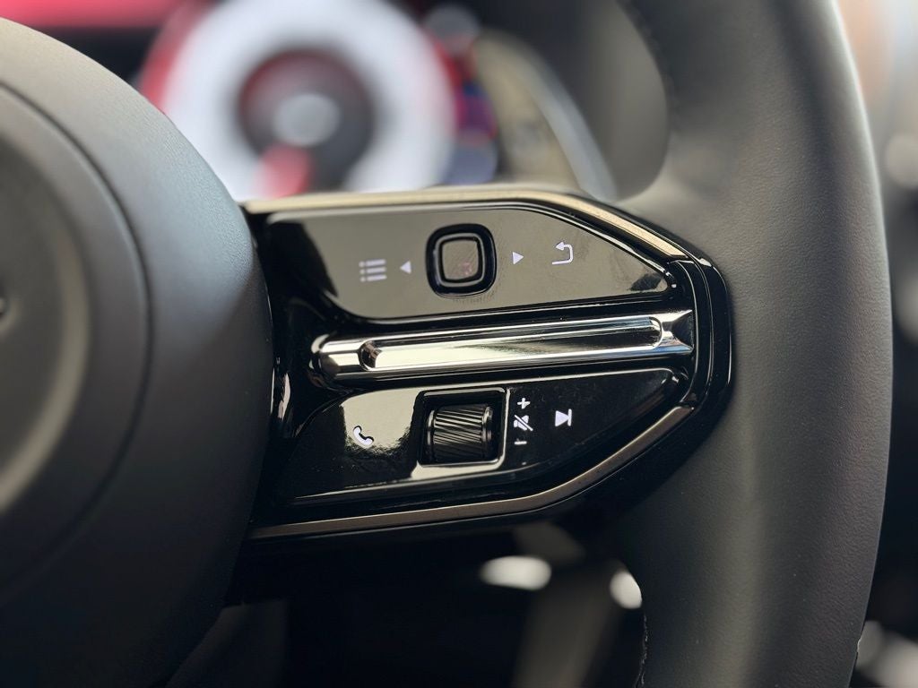 2025 Aston Martin DBX 707