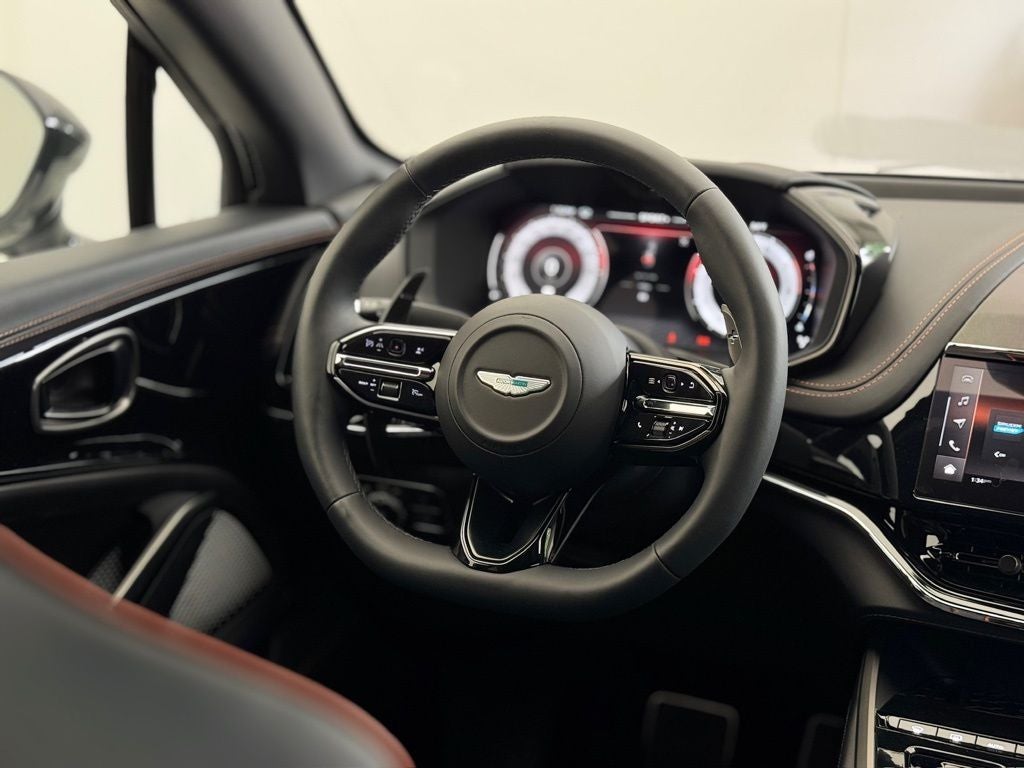 2025 Aston Martin DBX 707