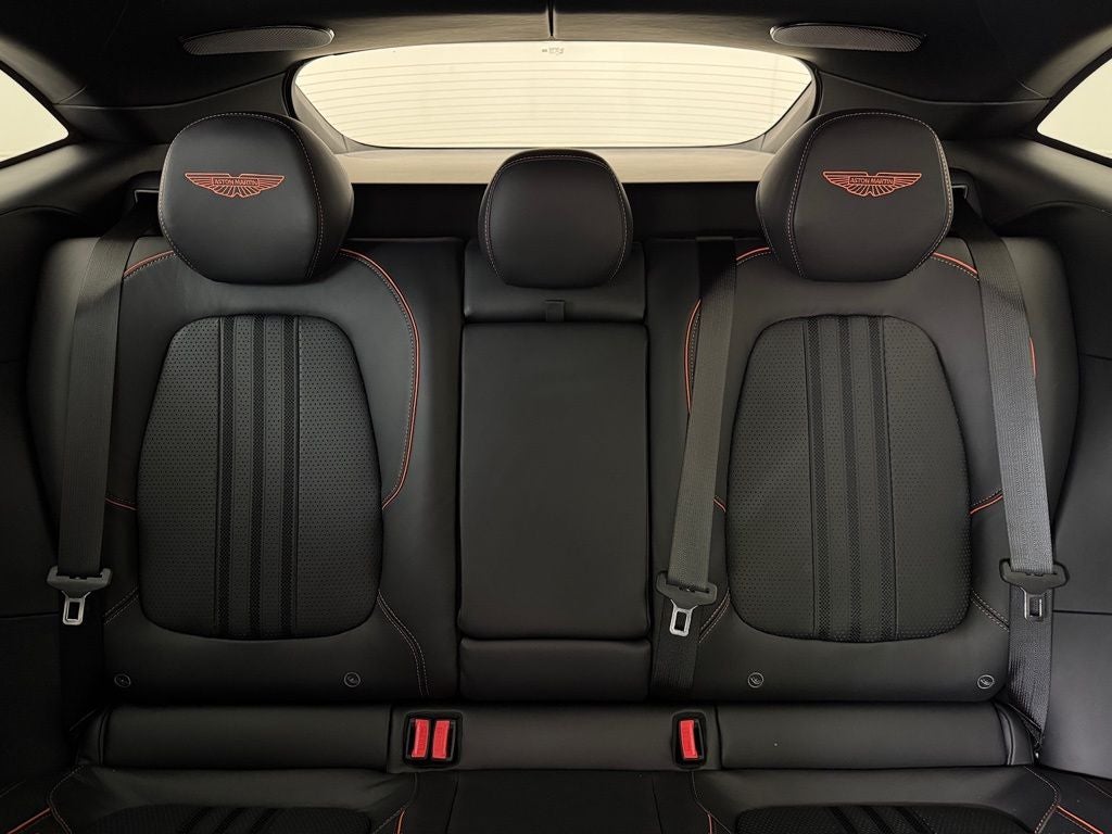 2025 Aston Martin DBX 707
