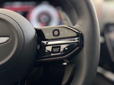 2025 Aston Martin DBX 707