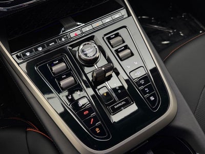 2025 Aston Martin DBX 707