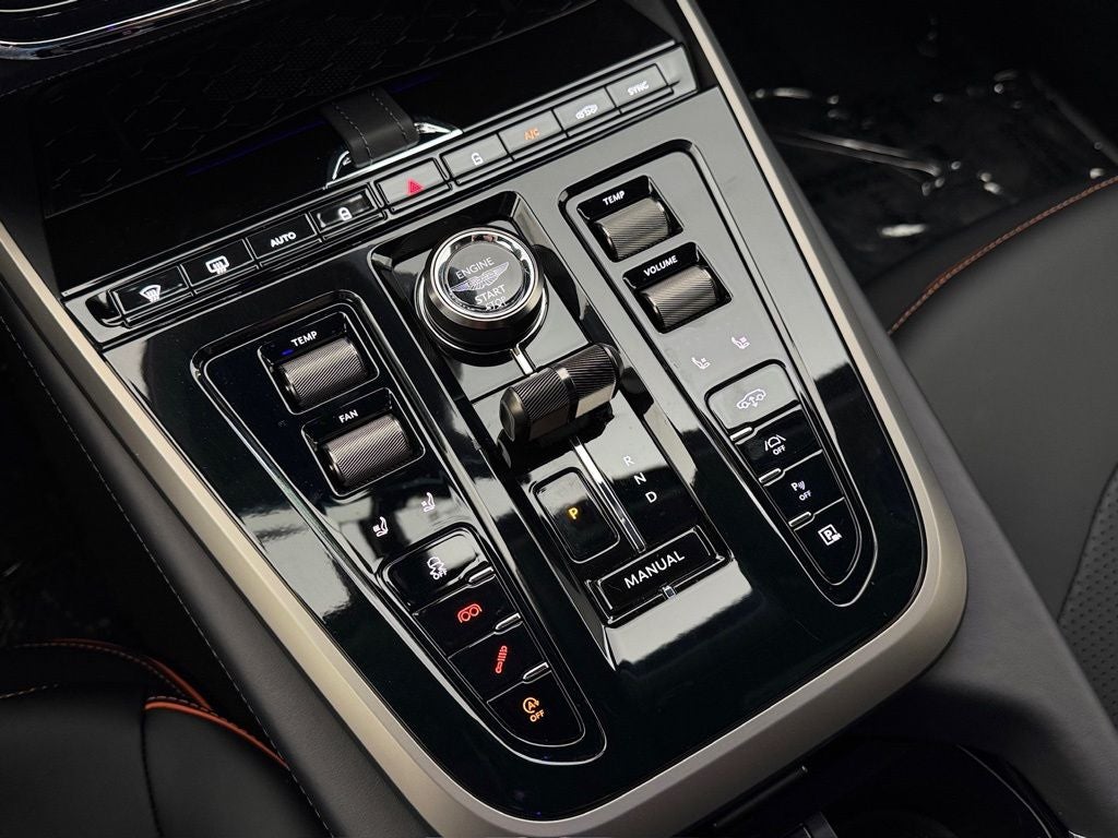 2025 Aston Martin DBX 707