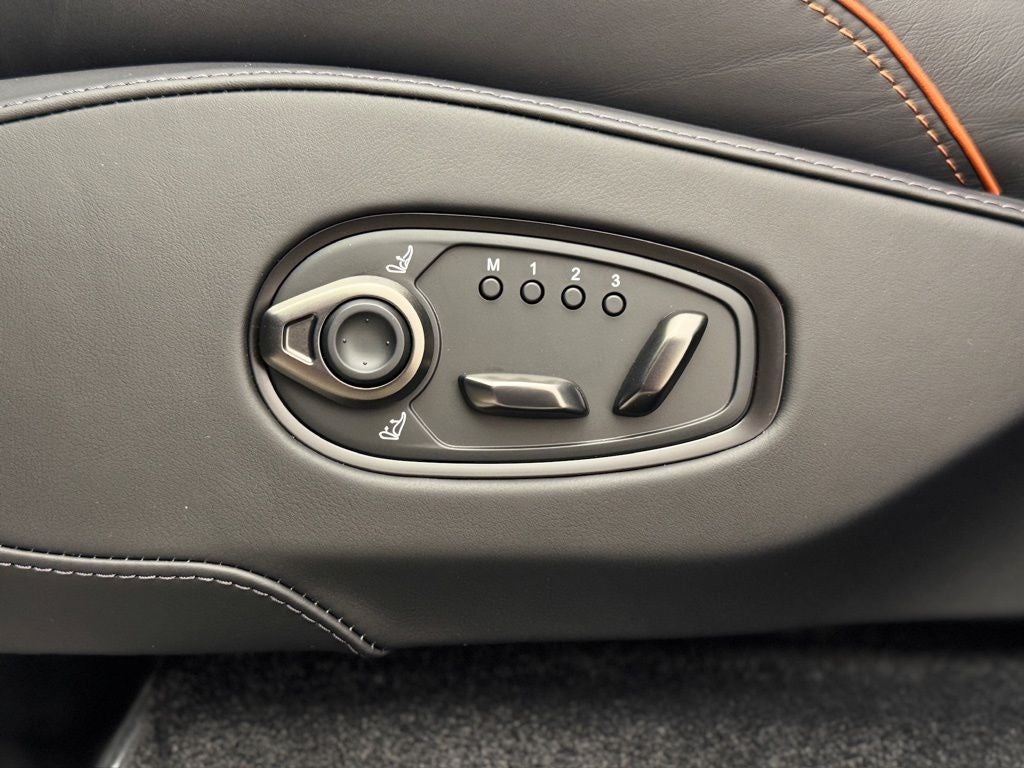 2025 Aston Martin DBX 707