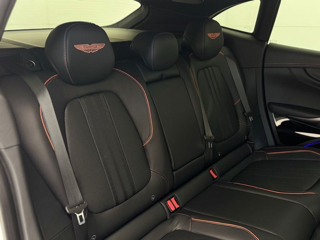 2025 Aston Martin DBX 707