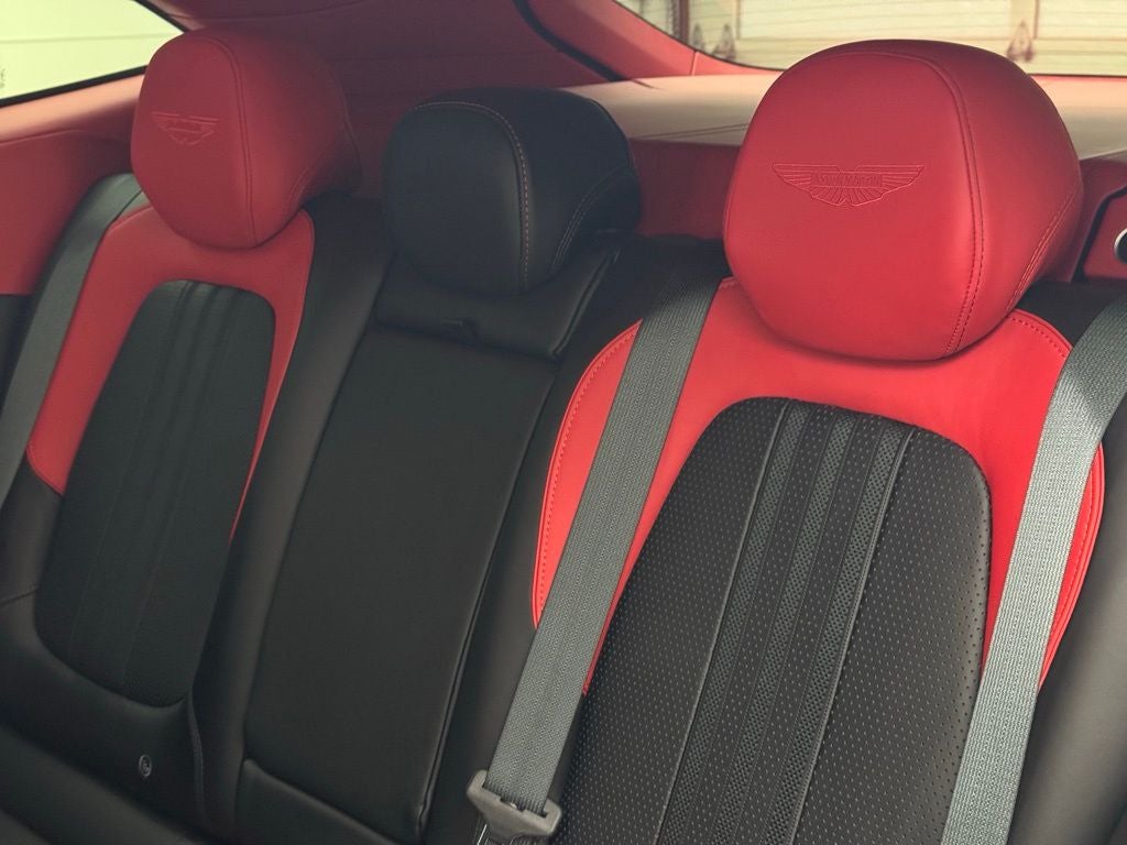 2025 Aston Martin DBX 707