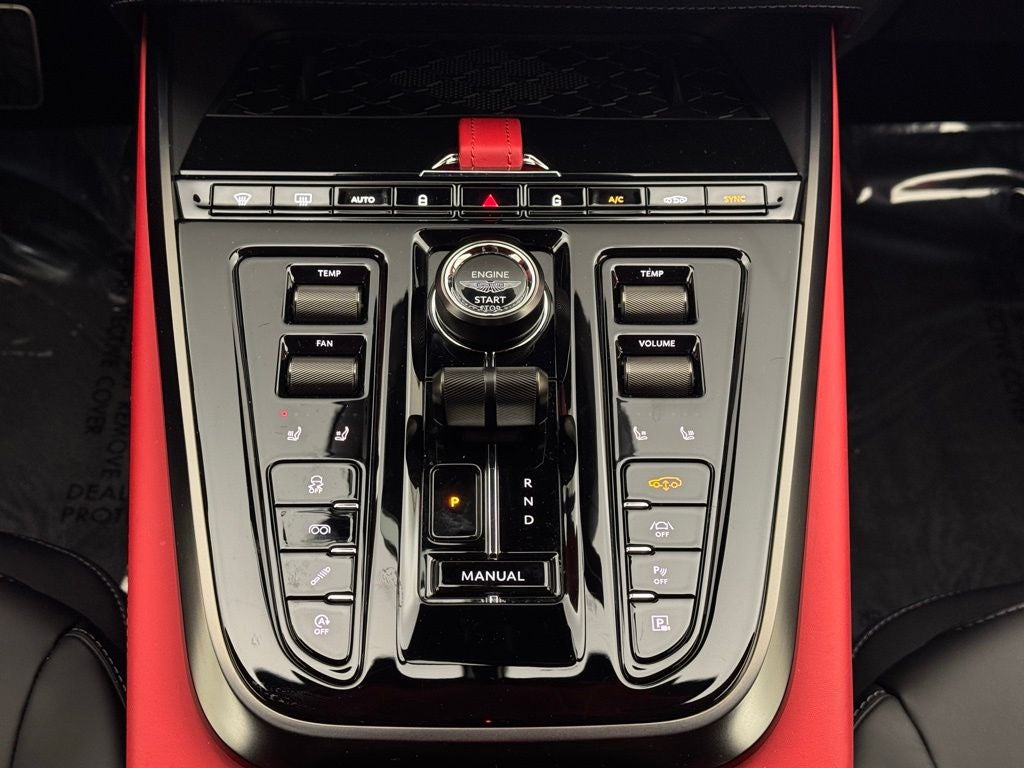 2025 Aston Martin DBX 707