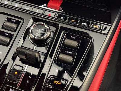 2025 Aston Martin DBX 707