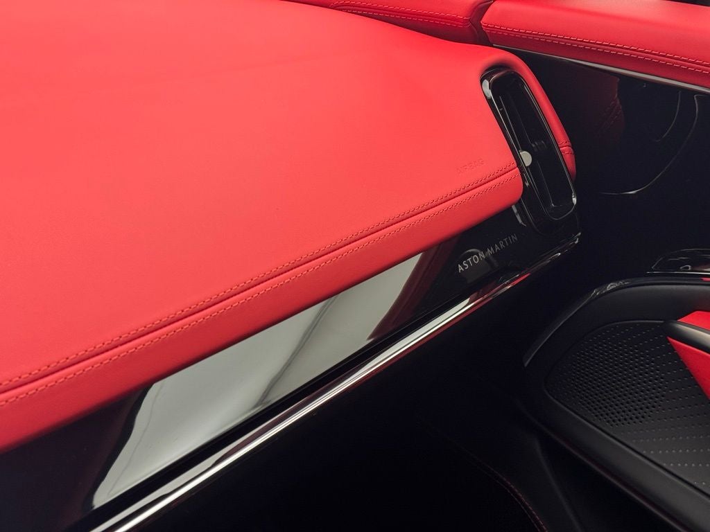 2025 Aston Martin DBX 707