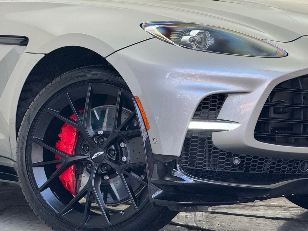 2025 Aston Martin DBX 707