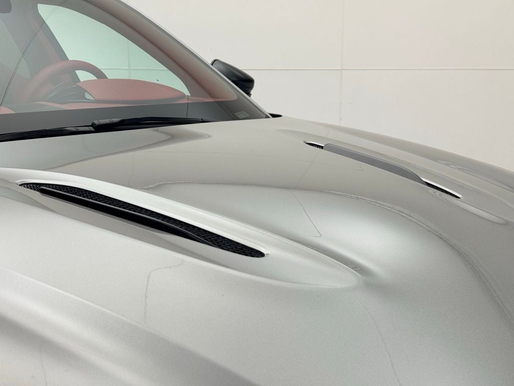 2025 Aston Martin DBX 707